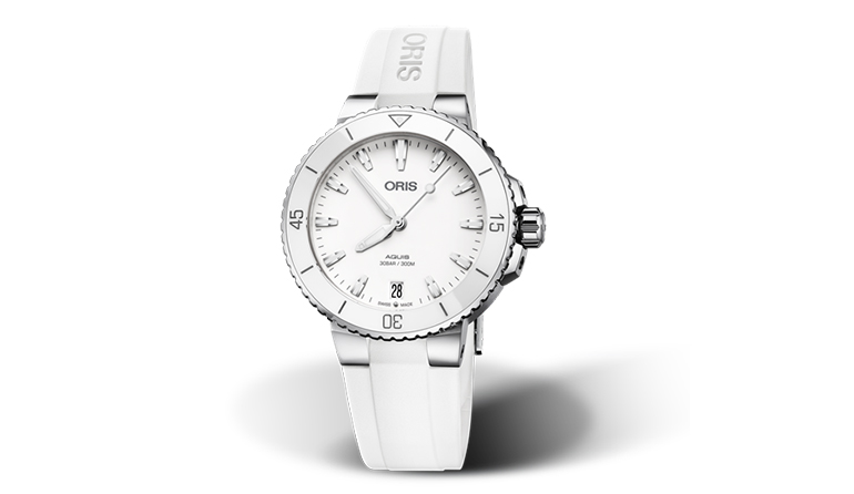白いメンズ腕時計17選！最新おすすめモデルでおしゃれを格上げ