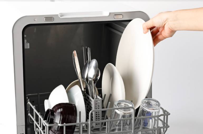 食洗機はお皿を洗うだけじゃない！マスクや持ち物の除菌ができる優れもの。工事不要で自動でドアが開き自然乾燥も可能 | SKYWARD+ スカイワードプラス