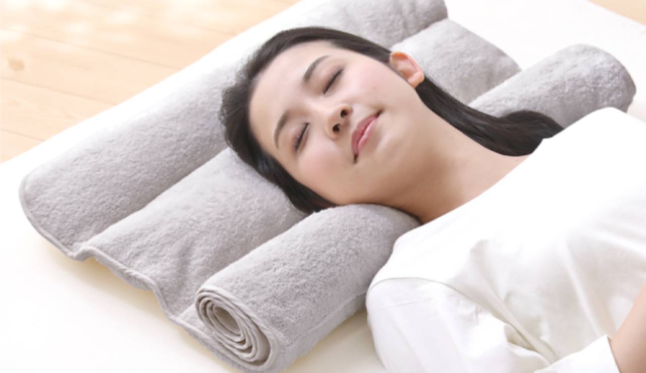毎日洗えるタオル枕「今治睡眠用タオル2」なら朝までサラッと快適 