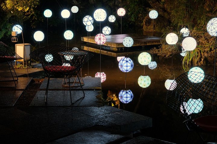 「星のや京都」に幻想的に浮かぶ手毬の灯り。期間限定イベント