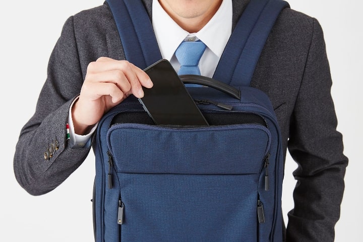 前持ち専用リュック なら荷物の取り出しが楽ちん 雨の日も濡れず より快適で盗難防止にも Skyward スカイワードプラス