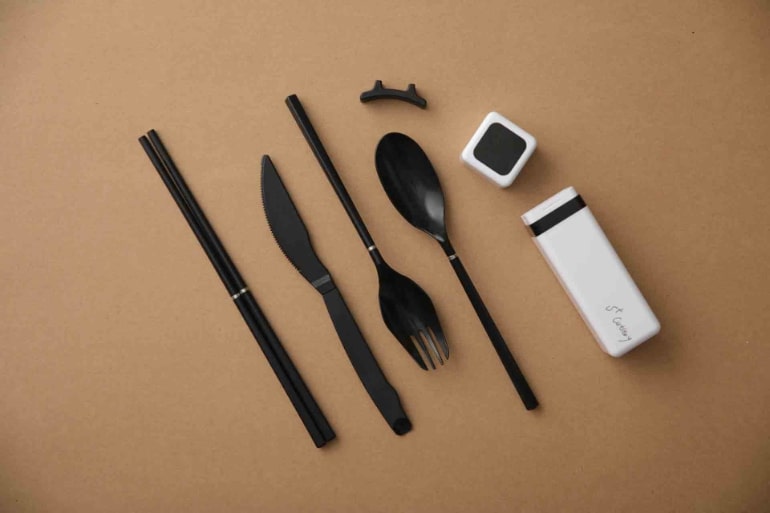 フォーク、スプーン、ナイフ、箸、箸置き5点でたったの90g、超軽量